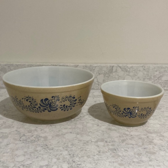 Pyrex Other - Vintage Pyrex Homestead pattern nesting bowls